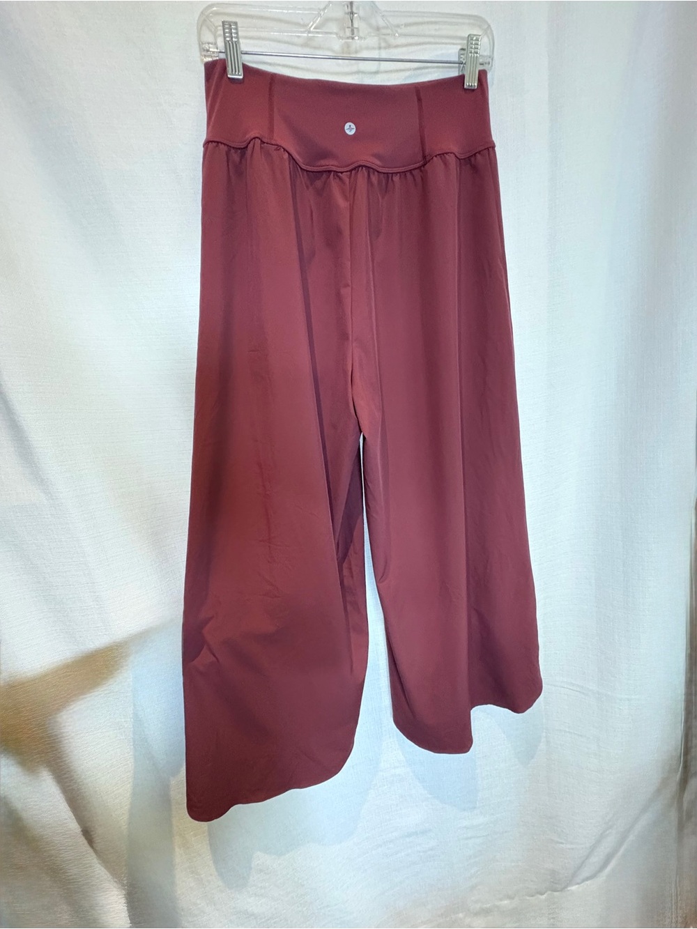 HALARA “Breezeful” Amaranth Color
High Rise Wide Leg Palazzo Pants
Quick Dry